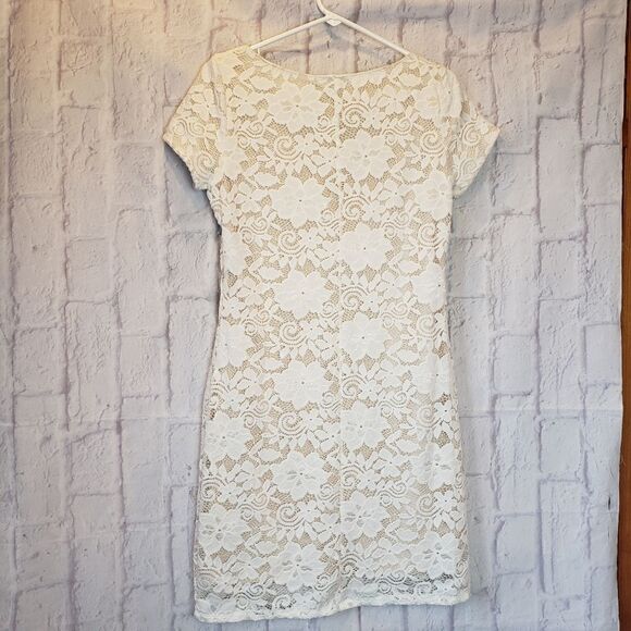TIANA B. Lace Short-sleeve Sheath Dress Medium - Picture 9 of 9